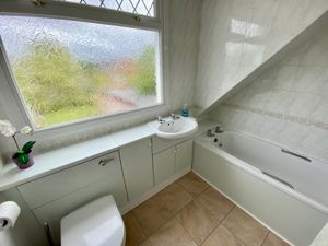 Family Bathroom/WC- click for photo gallery
